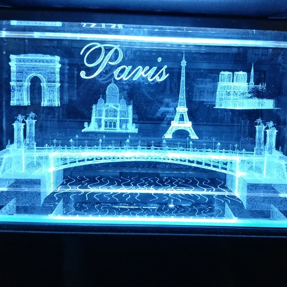 3D Art Glass of Paris, France Landmarks + Led Stand - Picture 1 of 7